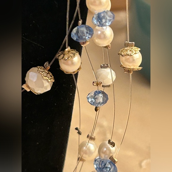 Floating Illusion Cinderella’s ball necklace - Picture 5 of 15